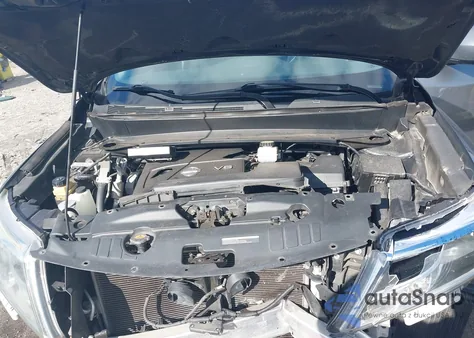 2015 Nissan Pathfinder S z USA, uszkodzony, nr VIN 5N1AR2MN8FC715915